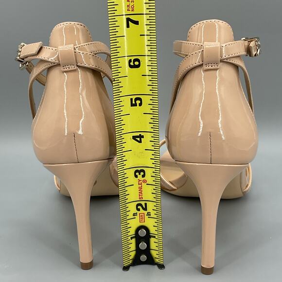 NEW Michael Kors Women’s Kimberly Faux Patent Leather Sandals Beige Size 10M - Picture 4 of 10